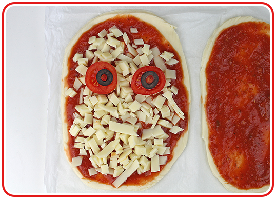 Step 10 - Monster-Pizzen backen