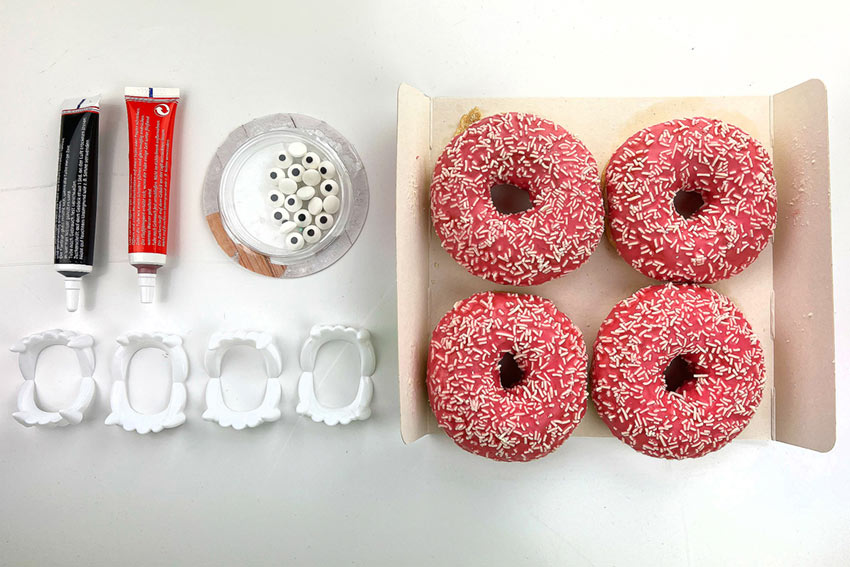 Zutaten für schaurig-schöne Monster-Donuts